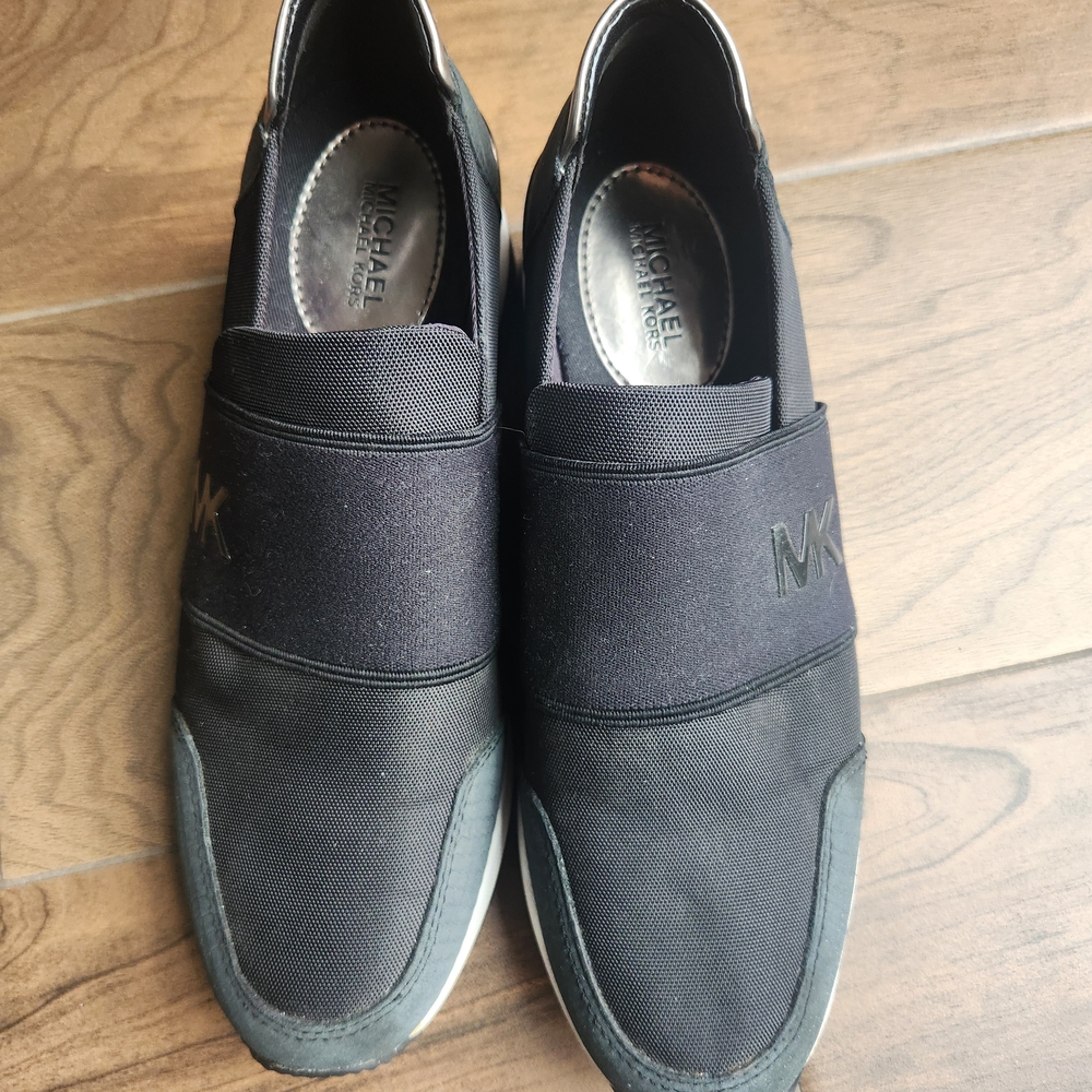 Michael Kors Women's Black Slip-On Feix Tainers